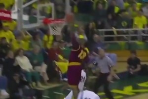 飞天遁地！一起来看下登哥大学是怎么打球的！那时还是小胡子😂